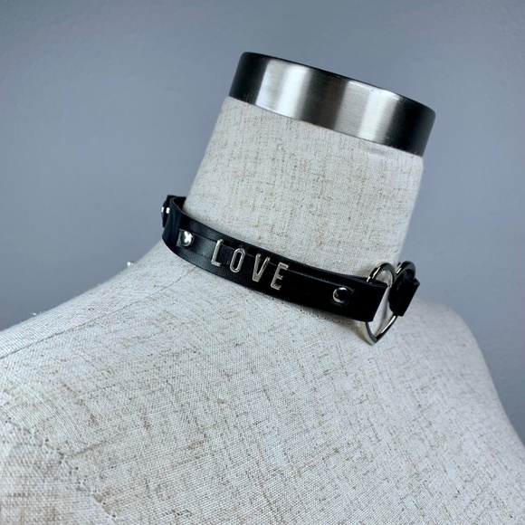 Black Leather Heart Choker Necklace - Picture 3 of 6